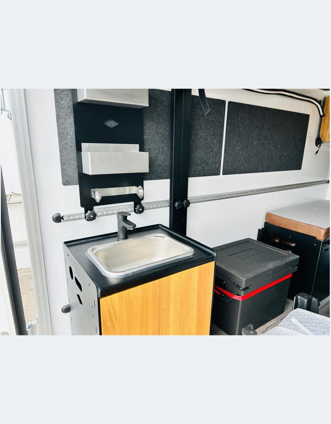 UNSINN Sportcaravan Cube 2