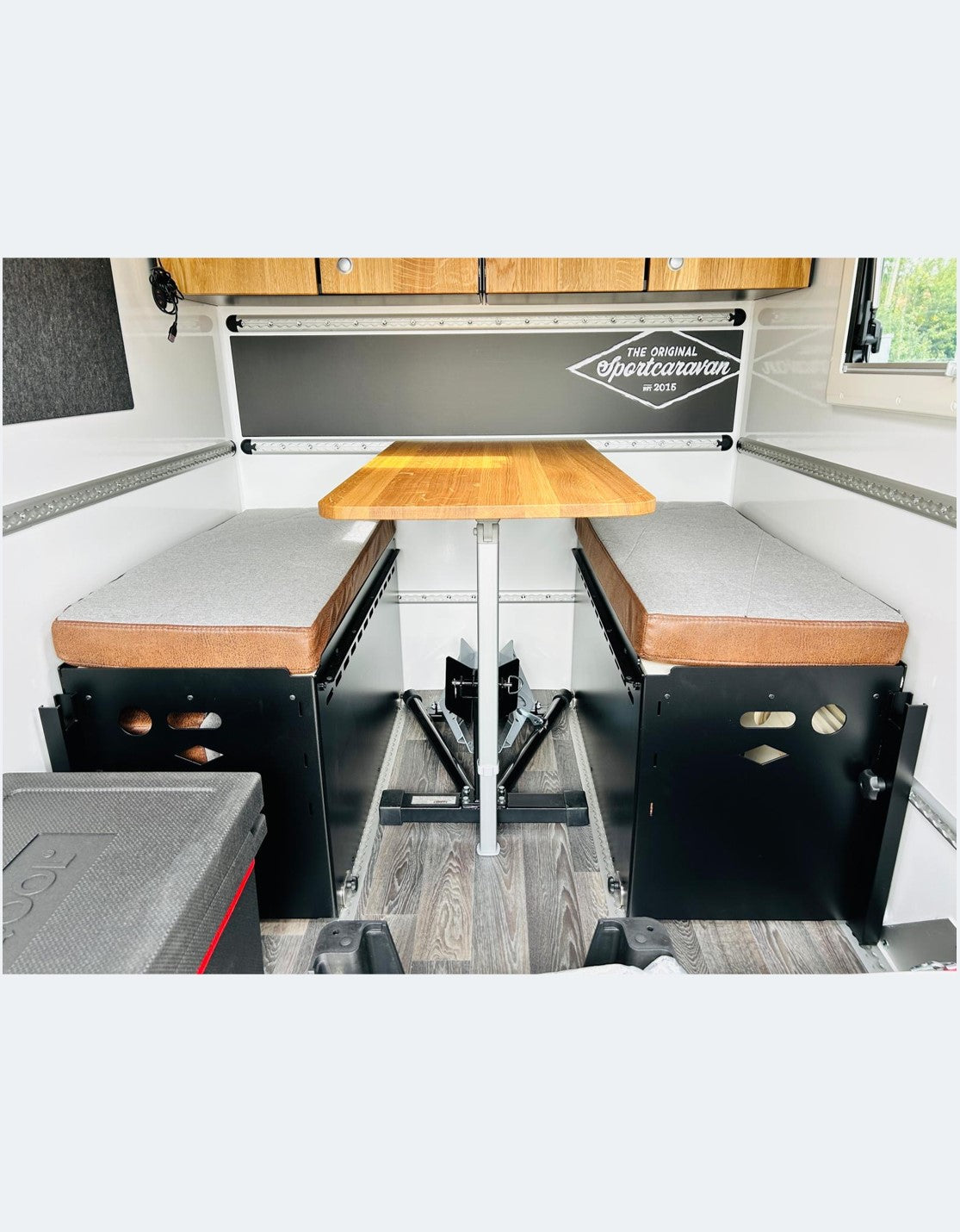 UNSINN Sportcaravan Cube 2