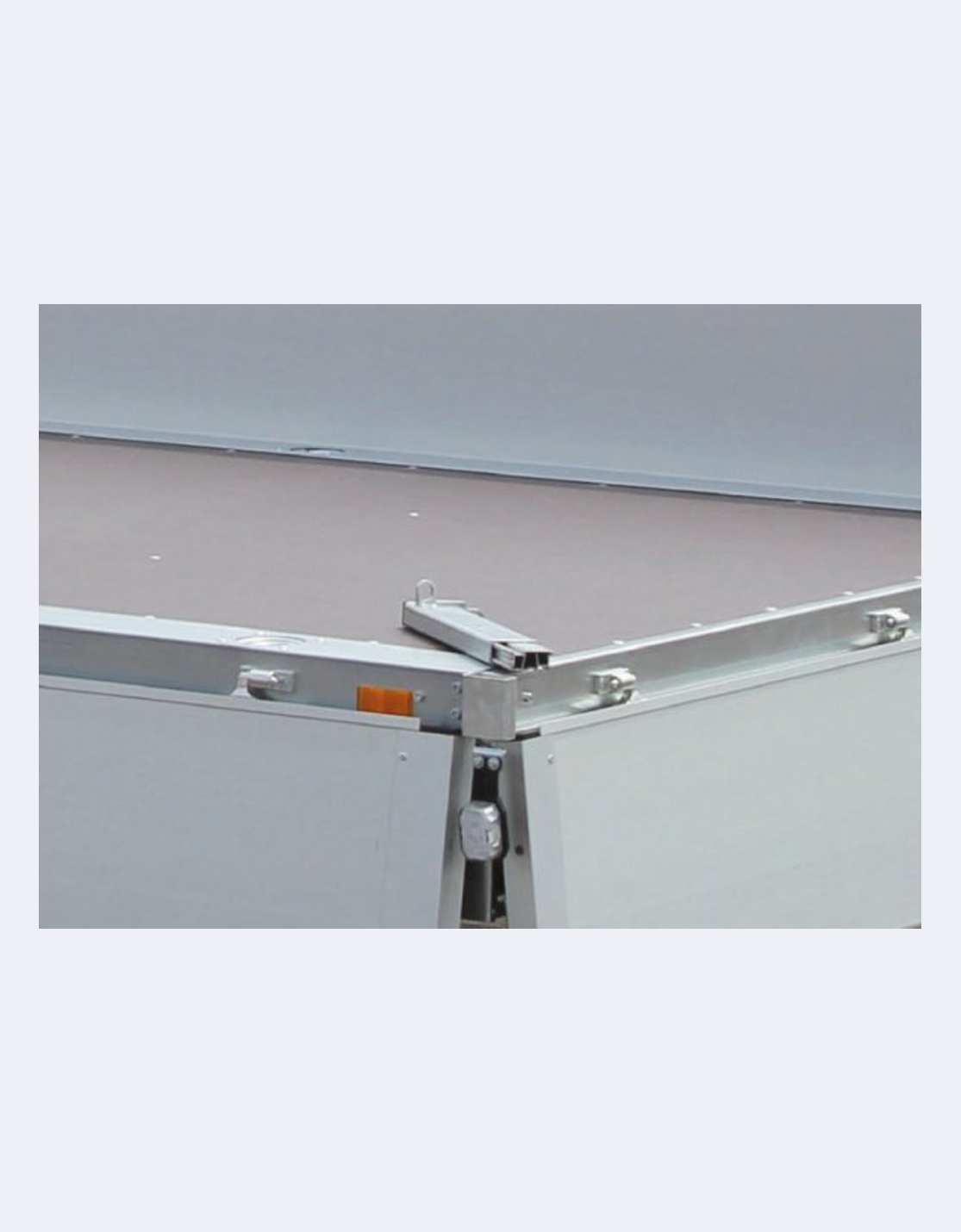 UNSINN Anhänger Typ UH 2315-15-10 Eckrungen mit abgeklappter Bordwand Detailansicht