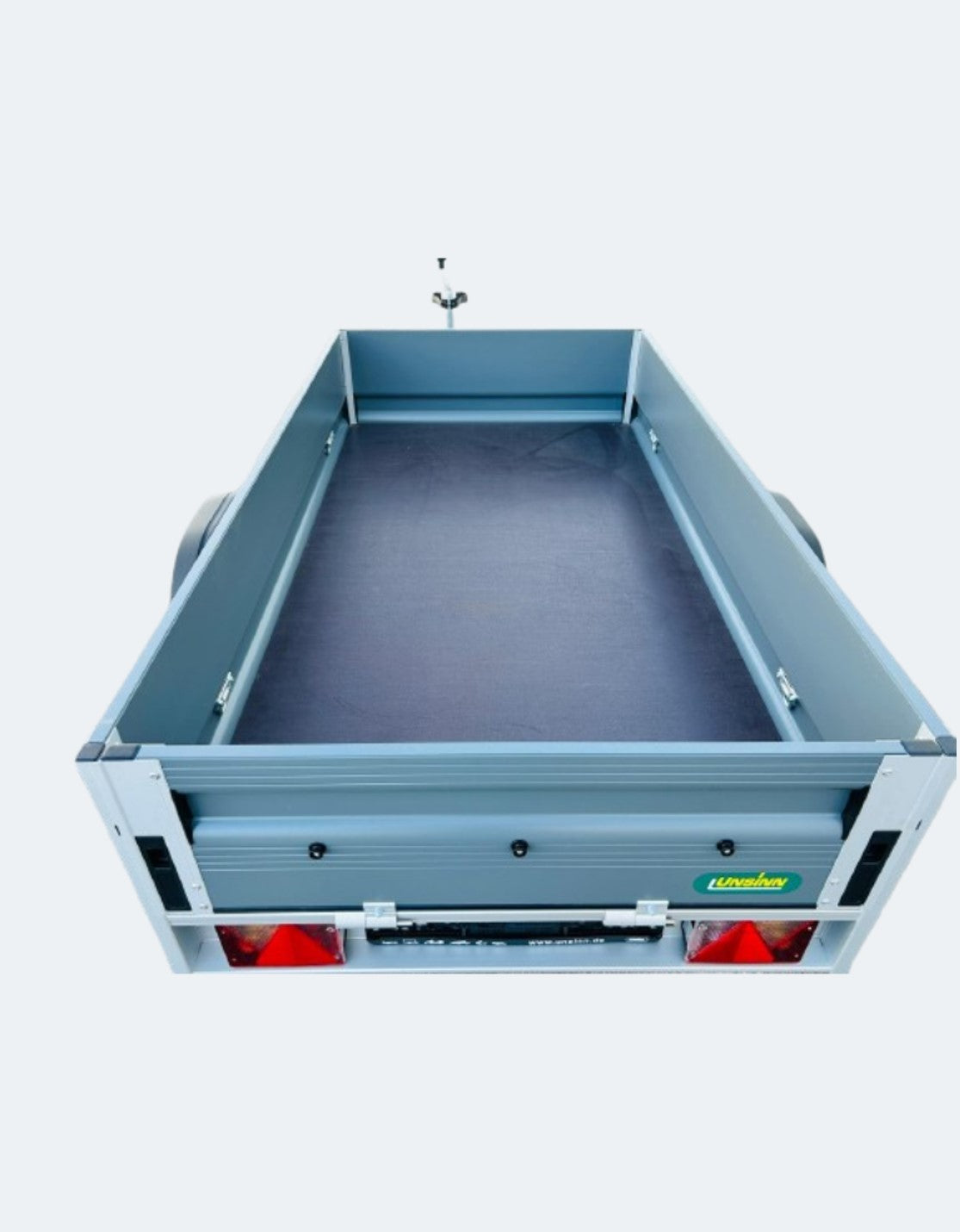 UNSINN Anhänger Heckansicht Blick auf Ladefläche 